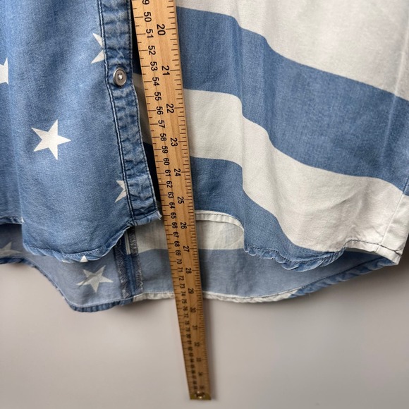 Stars and Stripes T&W Designs Patriotic Flag Womens Denim Style shirt Small - Picture 9 of 13